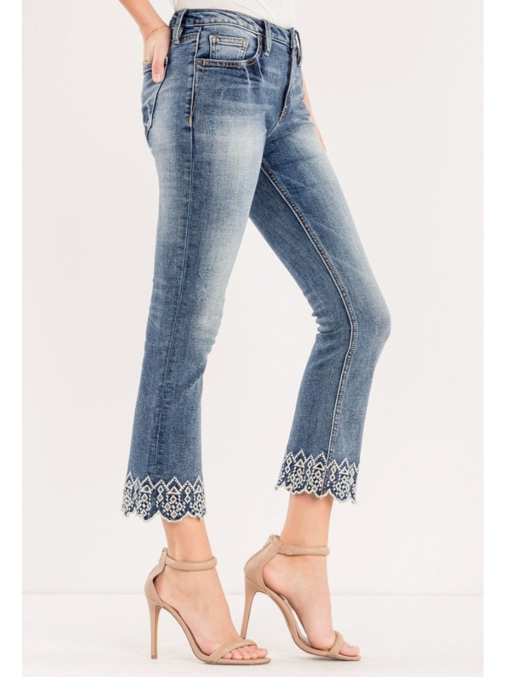 Miss Me Luxe Crop Boot Embroidered Scallop Hem Jean Women's Size 30